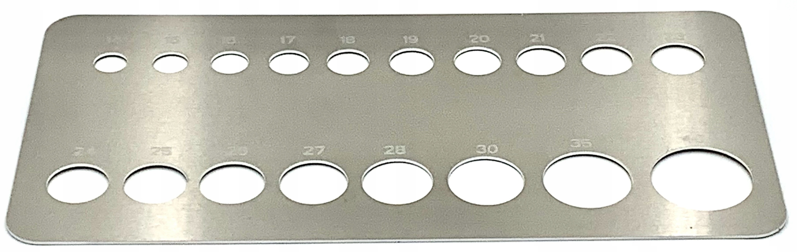 Plochý kovový kalibrátor s 18 otvormi pre mäkké ovocie - od 14 do 40 mm